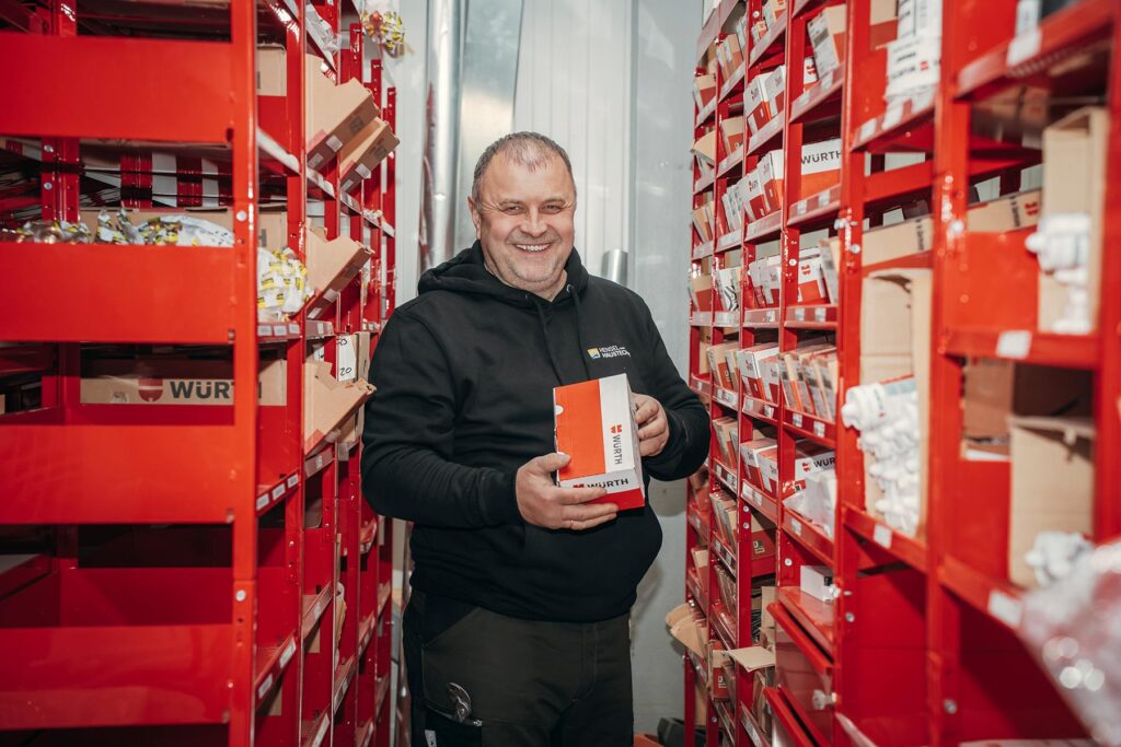 hensel-haustechnik-cloppenburg-waermepumpe-Abwasser-Kundendienst-Lager